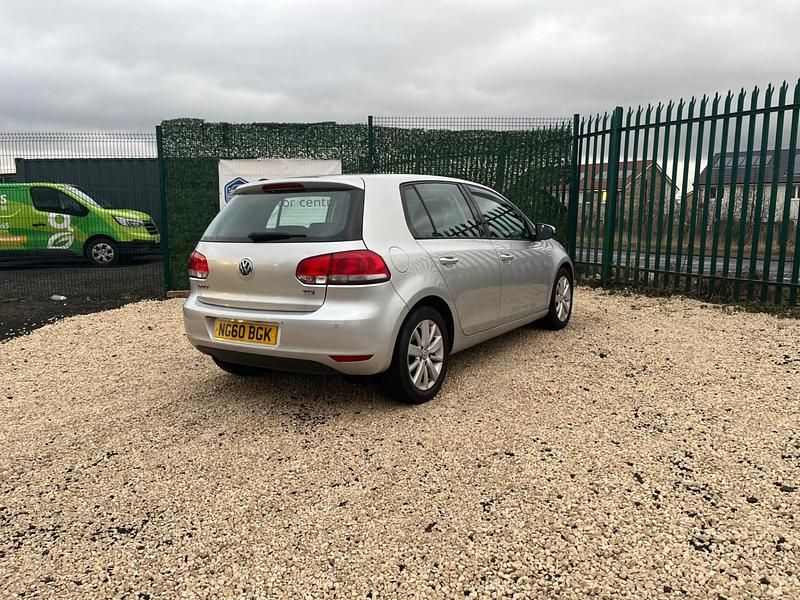 Usado VW Golf VI Match 105 HP (77 kW) 2011 Prateado Citadino