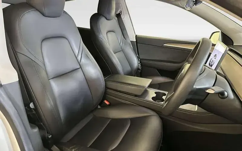 Used Tesla Model Y Long Range AWD 286 kW (389 HP) 2022 White SUV