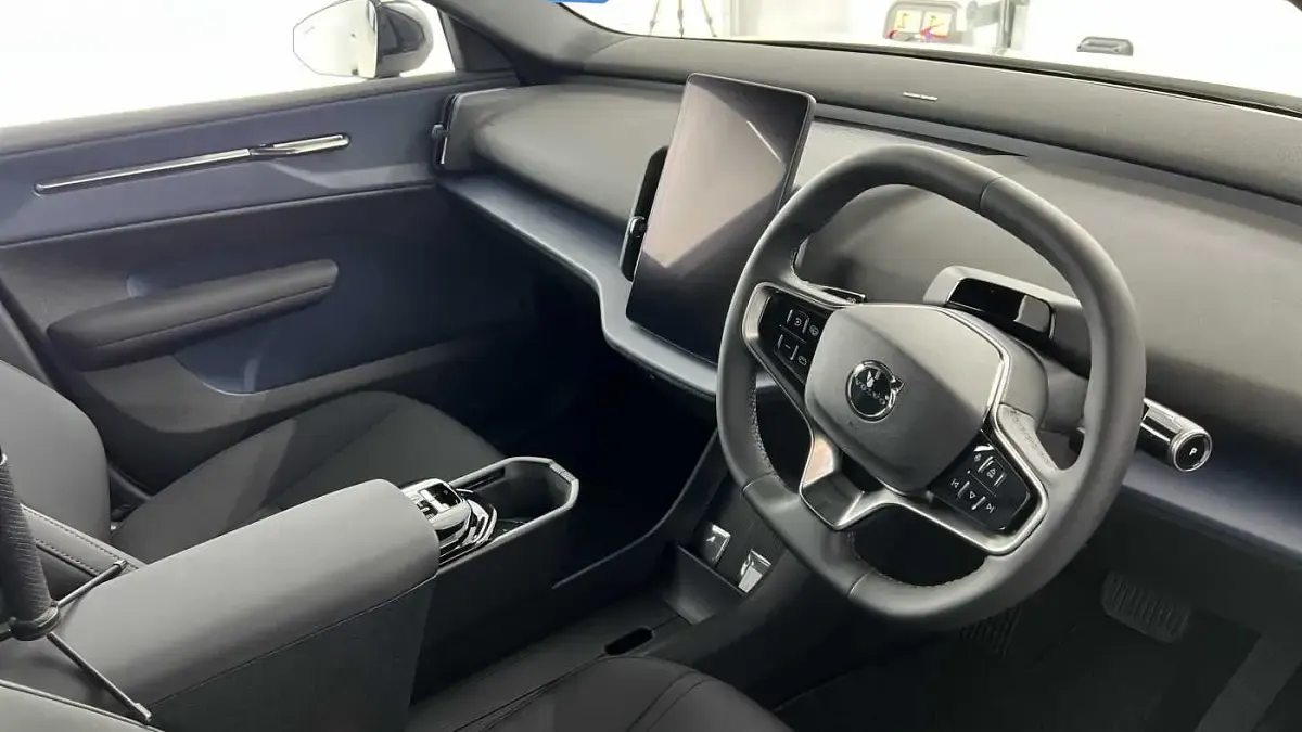 New Volvo EX30 Plus 197 kW (268 HP) 2026 SUV