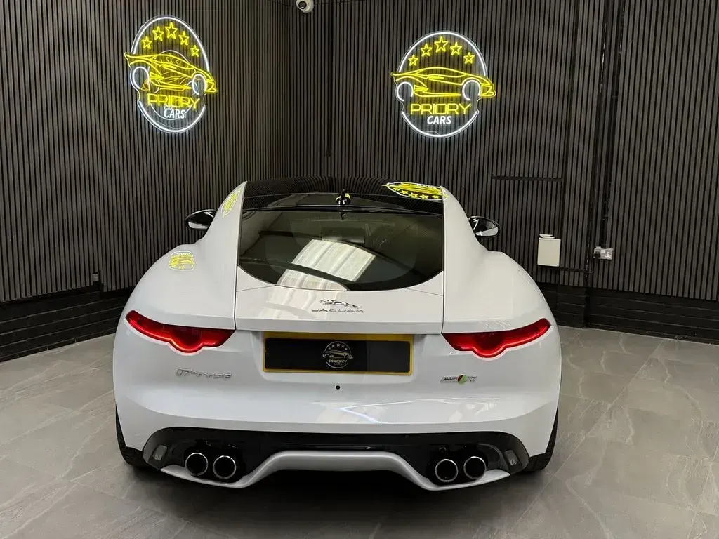 Used Jaguar F-Type R 550 HP (404 kW) 2016 White Coupe