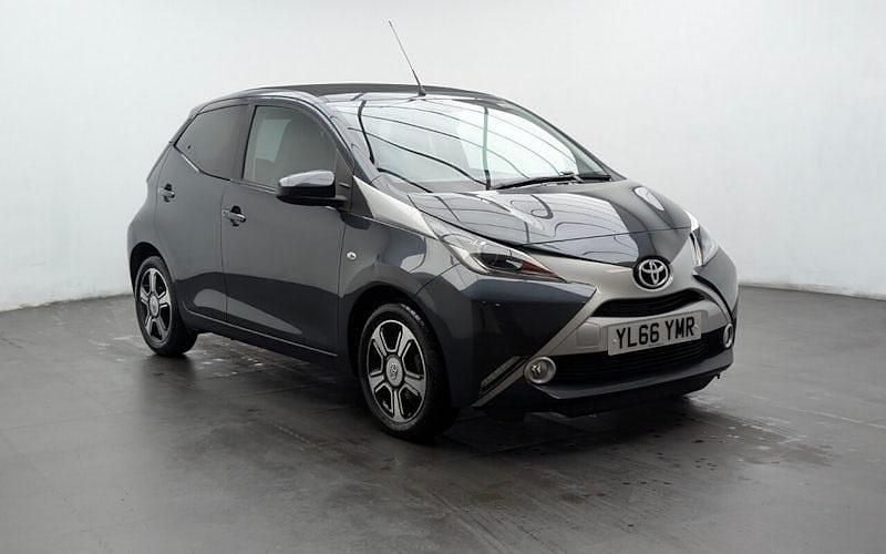 Used Toyota Aygo X-clusiv 69 HP (50 kW) 2016 Grey Hatchback