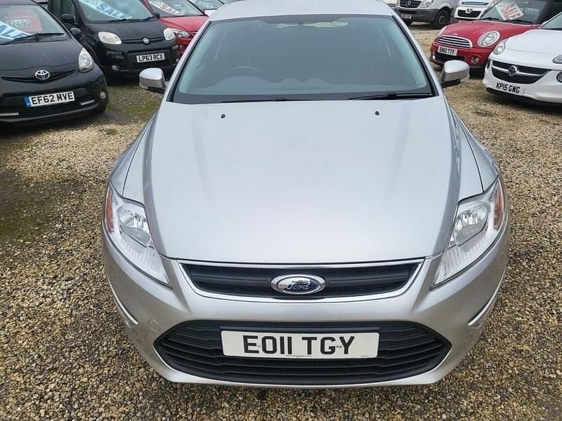 Used Ford Mondeo Zetec 140 HP (102 kW) 2011 Silver Hatchback