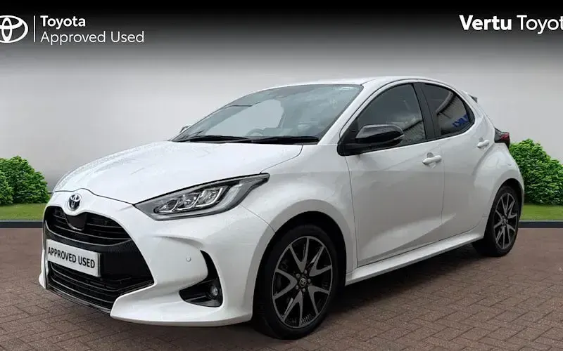 Used Toyota Yaris 116 HP (85 kW) 2021 White Hatchback