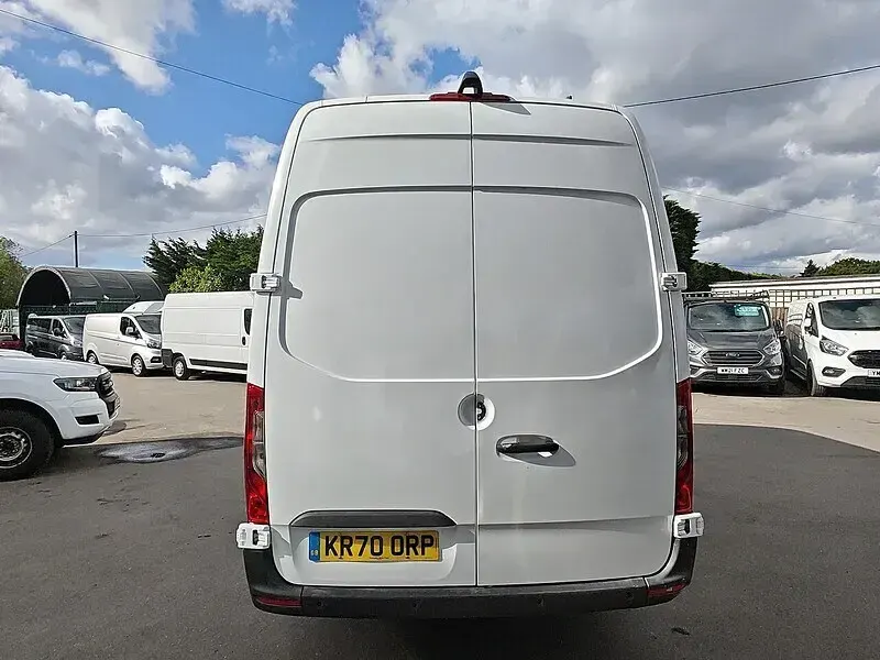 Used Mercedes Sprinter Progressive 140 HP (102 kW) 2020 White Van