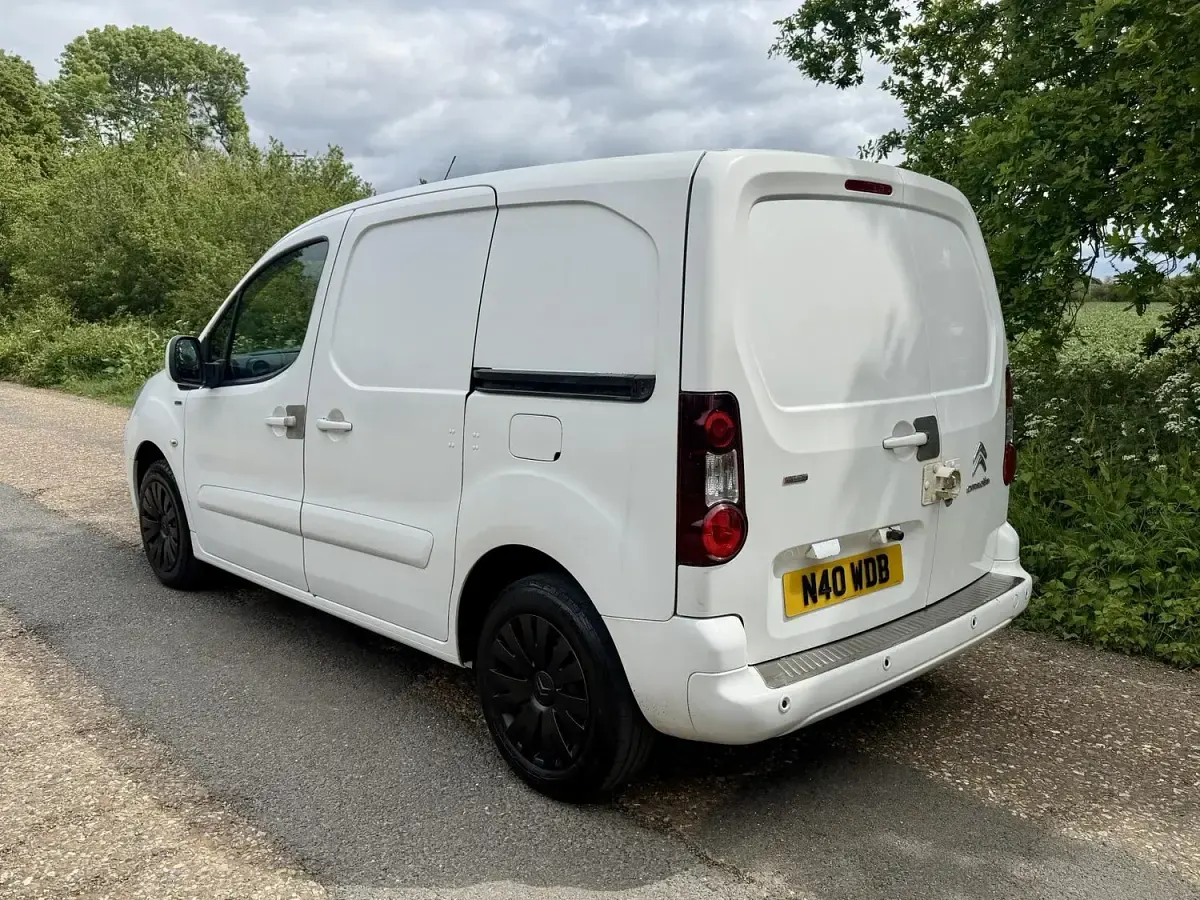Used Citroën Berlingo 75 HP (55 kW) 2014 White MPV