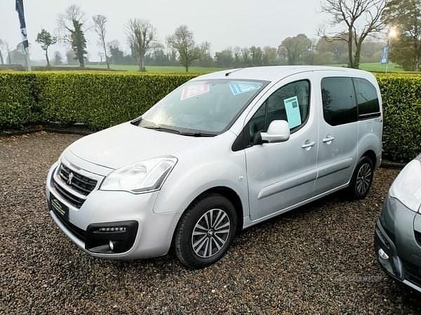 Used Peugeot Partner Tepee Allure 100 HP (73 kW) 2016 Silver MPV