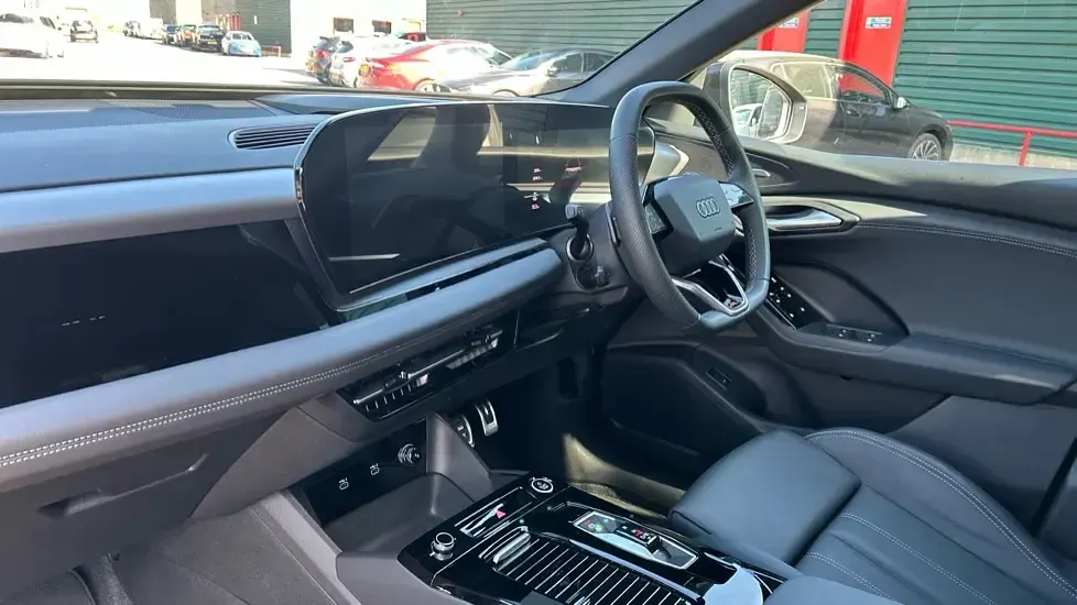 Used Audi Q6 e-tron S-Line 185 kW (252 HP) 2025 Grey SUV