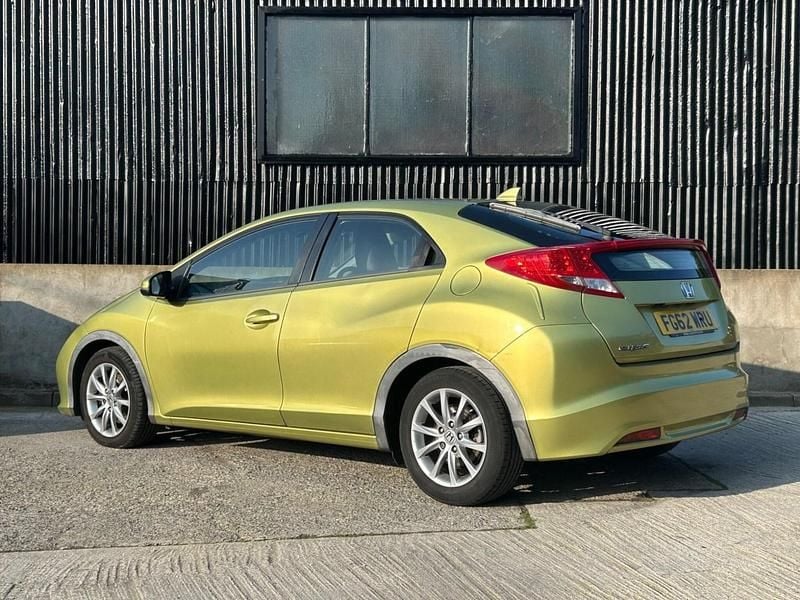 Used Honda Civic EX 150 HP (110 kW) 2012 Yellow Hatchback