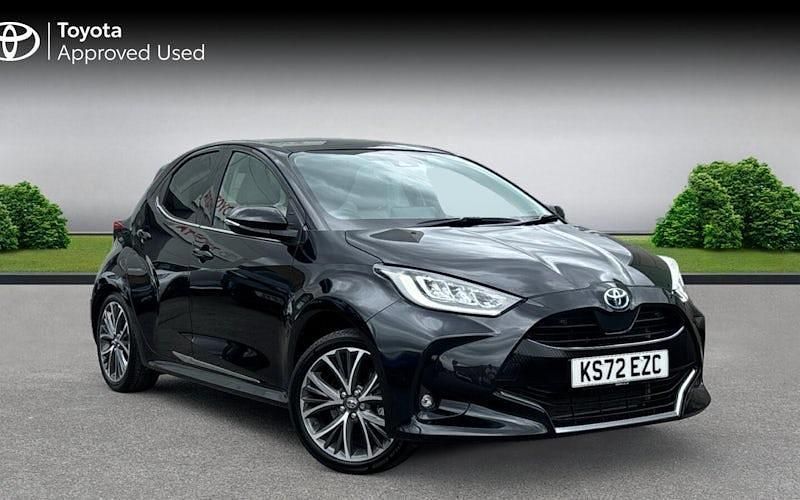 Black Used 2023 Toyota Yaris Hybrid Hatchback | £19,490 (Good price) - Image 1/4