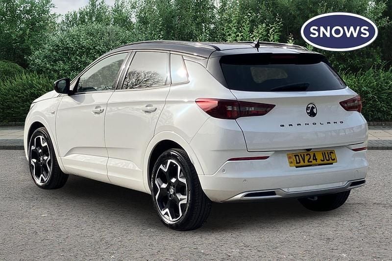 Used Vauxhall Grandland X Ultimate 130 HP (95 kW) 2024 Arctic white SUV