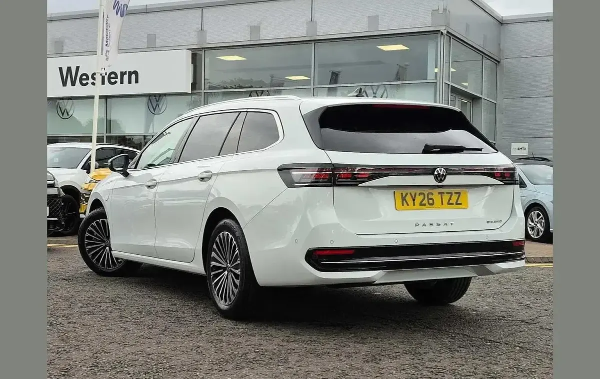 New VW Passat Elegance 200 HP (147 kW) 2026 White Estate