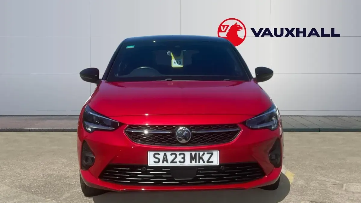 Begagnad Vauxhall Corsa Ultimate 131 HK (96 kW) 2023 Röd Halvkombi
