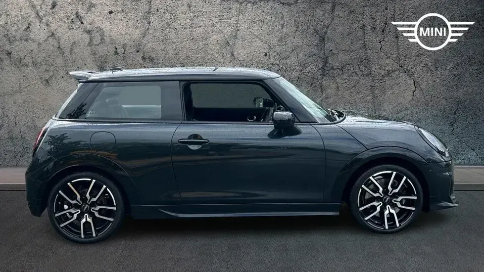 Used Mini Cooper Hatch 113 kW (154 HP) 2026 Grey Hatchback