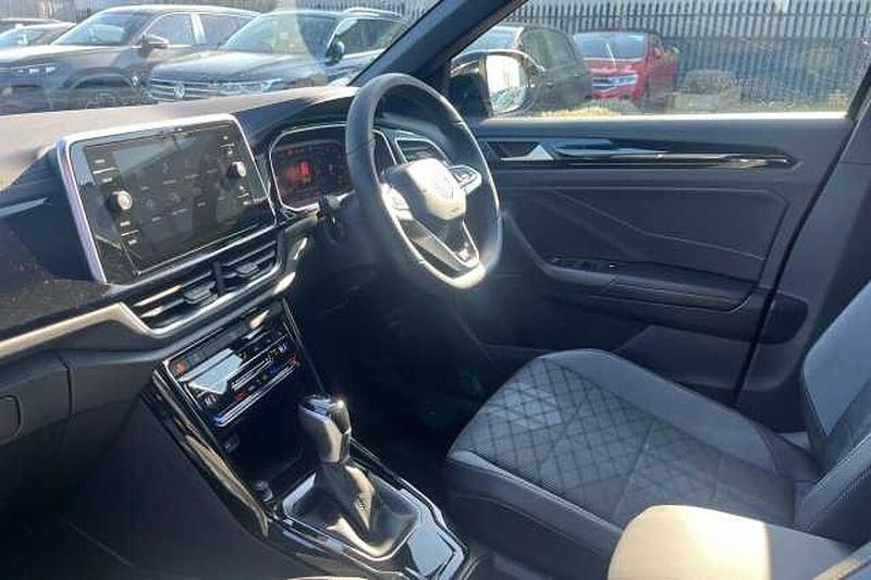 Used VW T-Roc R-line 150 HP (110 kW) 2025 Black SUV
