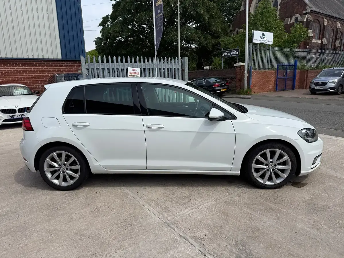 Used VW Golf VII GT 150 HP (110 kW) 2018 White Hatchback