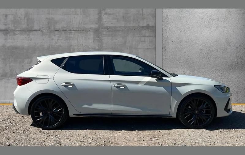 Used Cupra Leon 200 HP (147 kW) 2025 Grey Hatchback