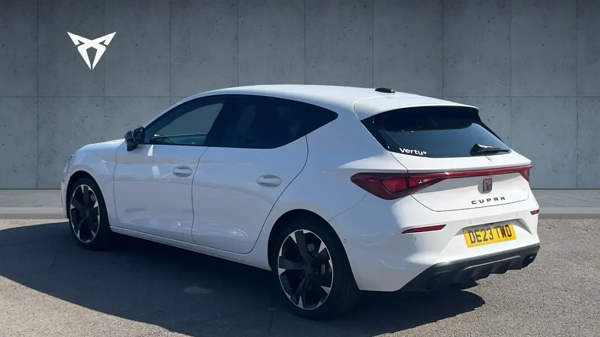 Used Cupra Leon VZ1 310 HP (228 kW) 2023 White Hatchback
