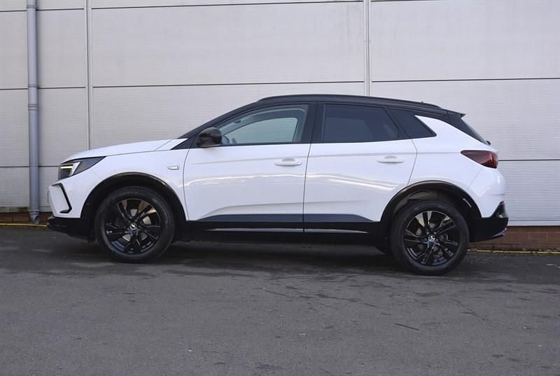 Used Vauxhall Grandland X S 130 HP (95 kW) 2023 White SUV