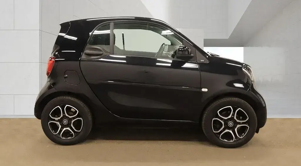 Used Smart ForTwo Coupé Premium 71 HP (52 kW) 2017 Black Coupe