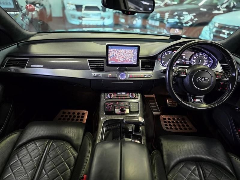 Used Audi S8 520 HP (382 kW) 2016 Red Sedan