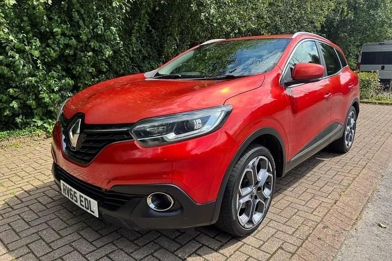 Red Used 2015 Renault Kadjar Dynamique SUV | £4,995 (Fair price) - Image 1/1