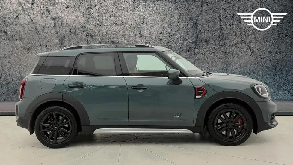Used Mini John Cooper Works Countryman 302 HP (222 kW) 2022 Green SUV