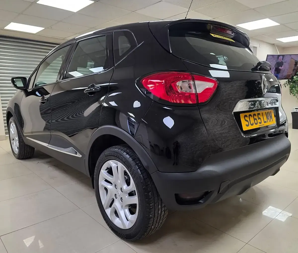 Używany Renault Captur Dynamique 90 KM (66 kW) 2015 Czarny SUV