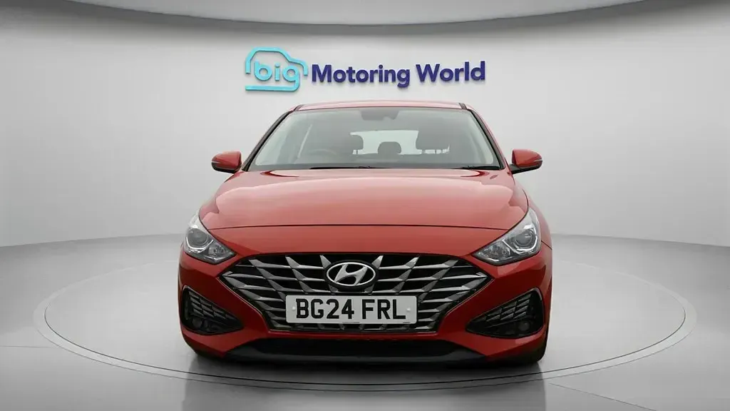 Used Hyundai i30 SE 120 HP (88 kW) 2024 Red Hatchback