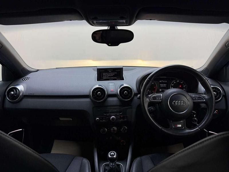Begagnad Audi A1 Sportback Black Edition 2013 Blå Halvkombi