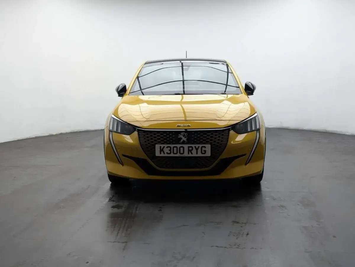 Used Peugeot e-208 Premium 100 kW (136 HP) 2021 Yellow Hatchback