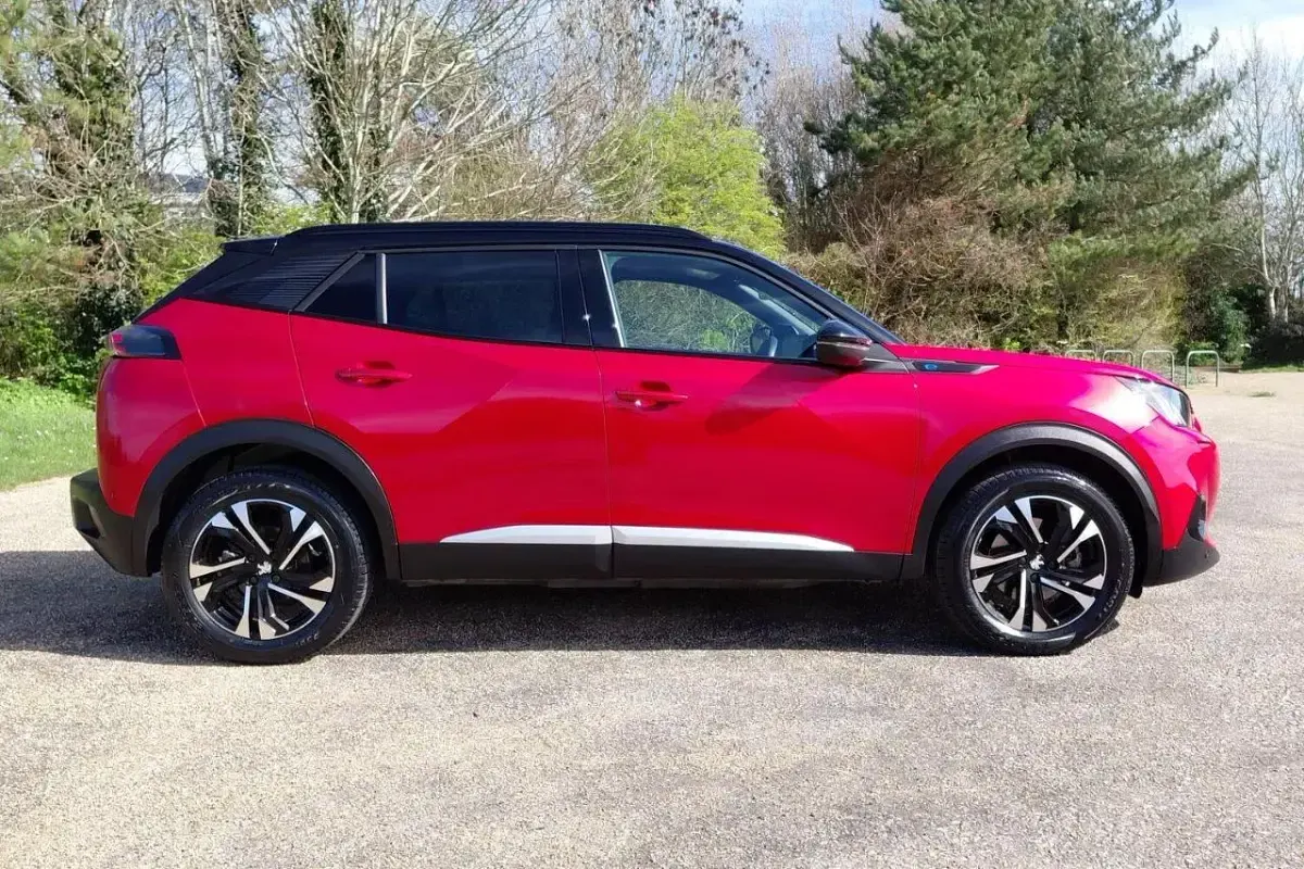 Used Peugeot e-2008 GT 98 kW (134 HP) 2022 Red SUV