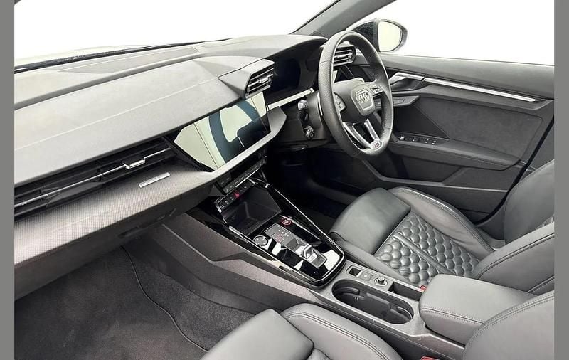 Begagnad Audi RS3 Comfort 400 HK (294 kW) 2023 Svart Sedan