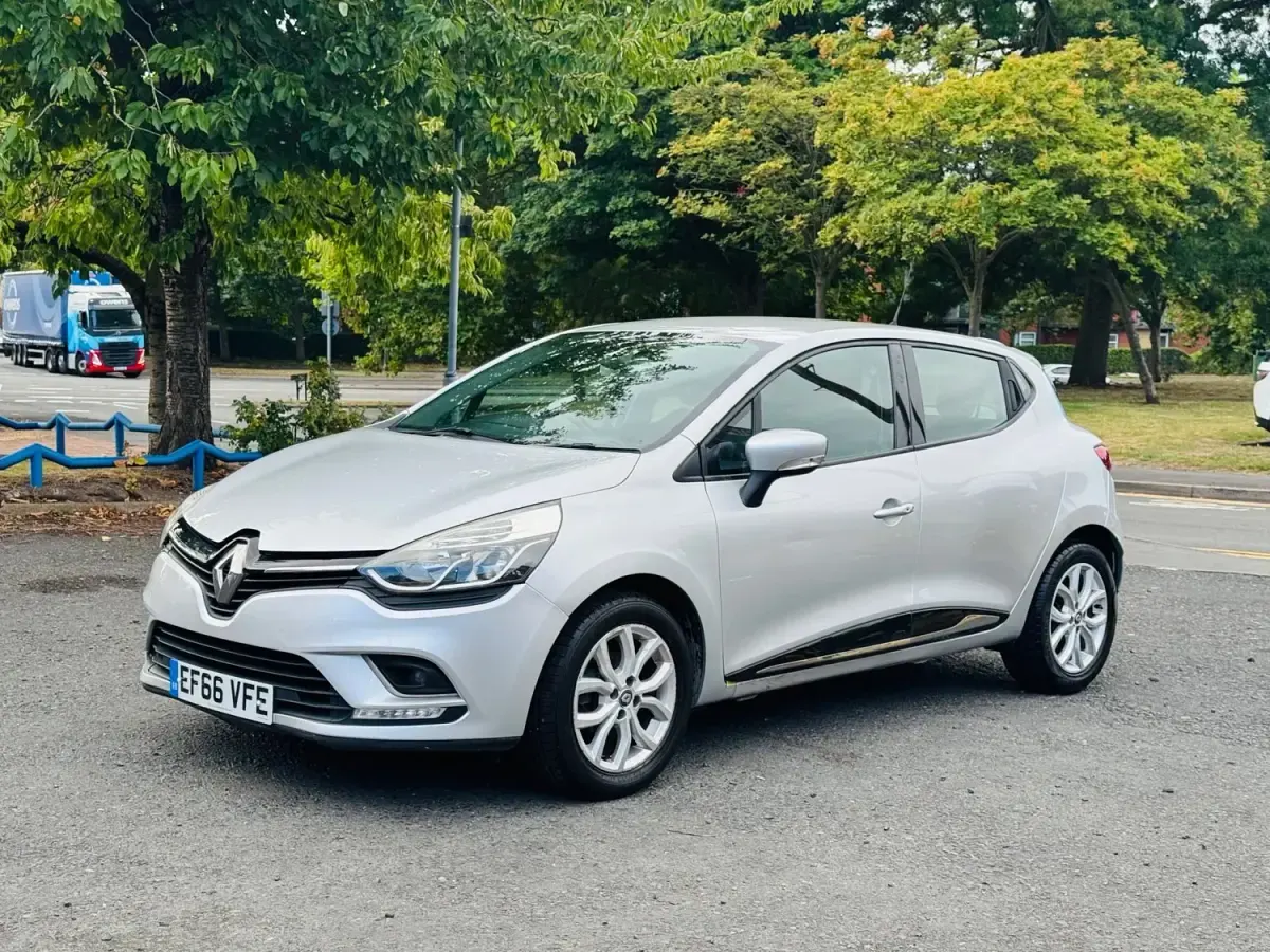 Używany Renault Clio IV Dynamique 2016 Srebrny Hatchback