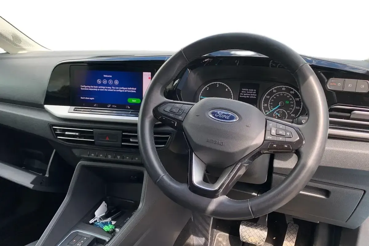 Begagnad Ford Tourneo Connect Titanium 2023 Blå Minibuss