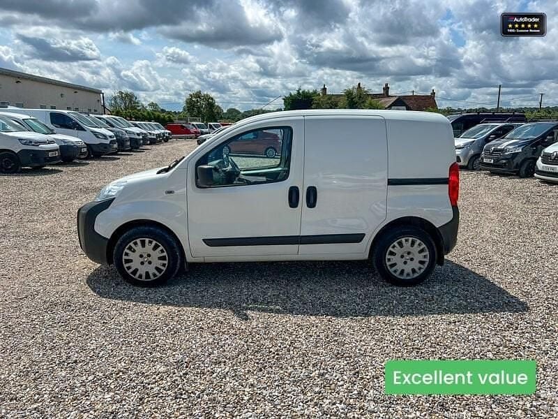 White Used 2017 Peugeot Bipper MPV | £5,249 (Fair price) - Image 1/4