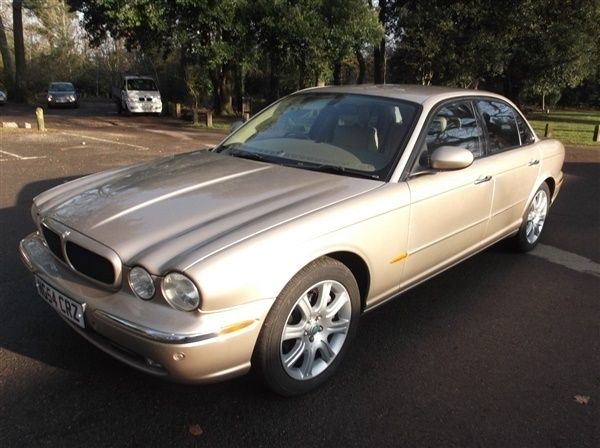 Beige Used 2004 Jaguar XJ8 SE Sedan | £5,995 - Image 1/1