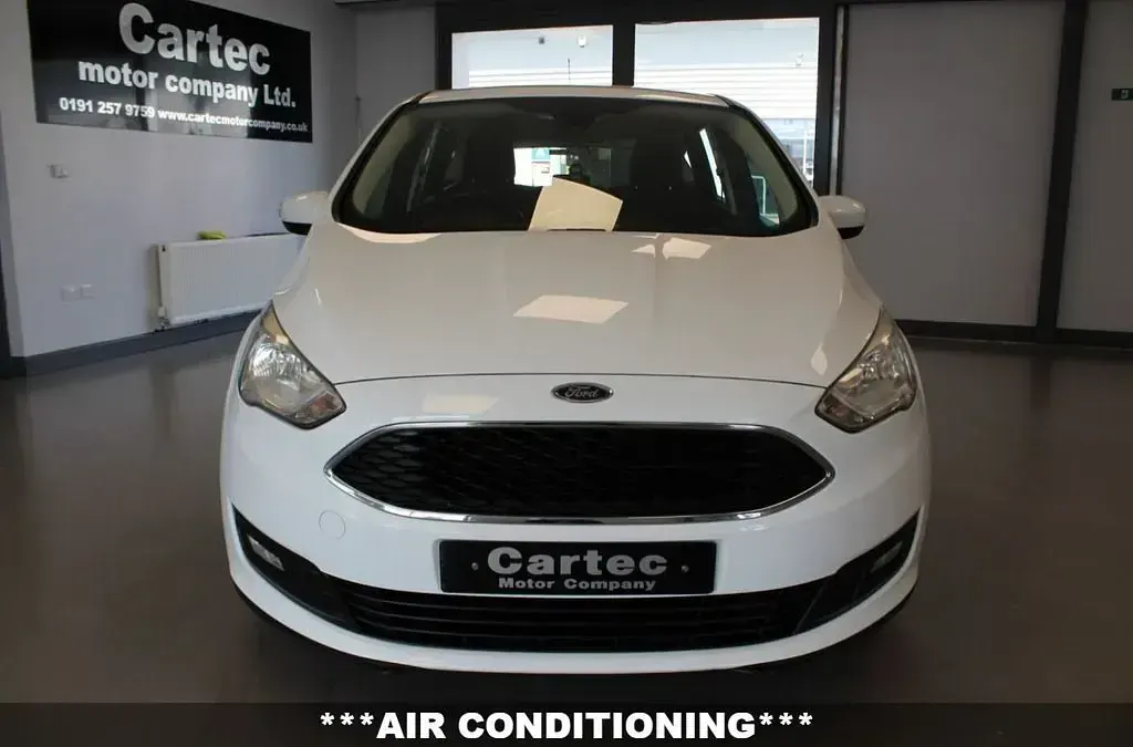 Used Ford C-MAX Zetec 120 HP (88 kW) 2015 White MPV
