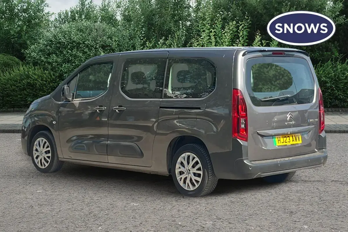 Used Citroën e-Berlingo Feel 100 kW (136 HP) 2023 Grey MPV