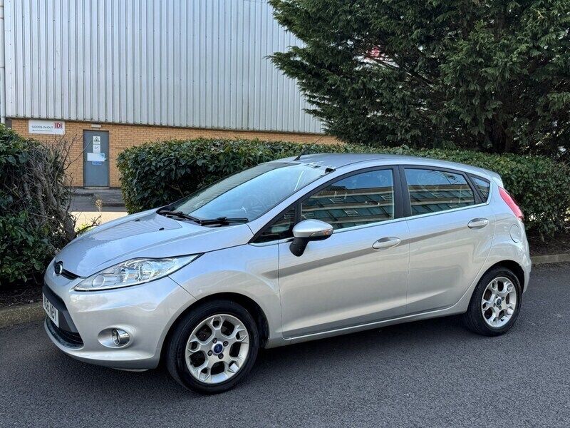 Silver Used 2011 Ford Fiesta Zetec Hatchback | £2,795 (Fair price) - Image 1/4
