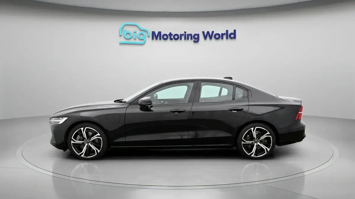 Usado Volvo S60 Plus 455 CV (334 kW) 2023 Negro Berlina