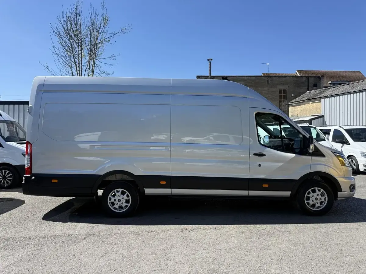 Used Ford Transit Limited 130 HP (95 kW) 2024 Silver Van