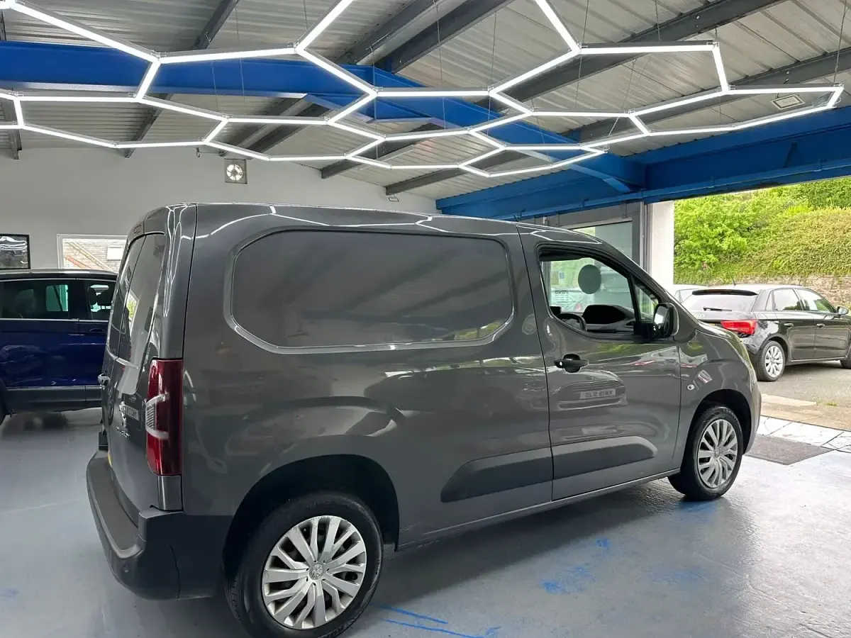 Used Peugeot Partner 131 HP (96 kW) 2021 Grey MPV