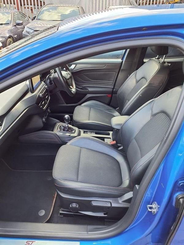 Second-hand Ford Focus ST-Line X 125 CP (91 kW) 2020 Albastru Hatchback