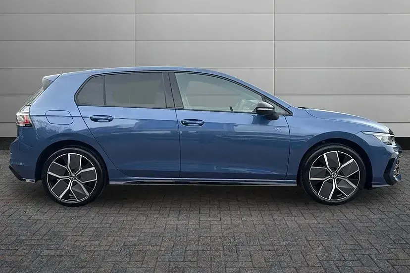 New VW Golf VIII Black Edition 150 HP (110 kW) 2026 Anemone blue Hatchback