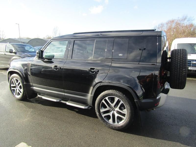 Used Land Rover Defender HSE 2020 Santorini black Estate