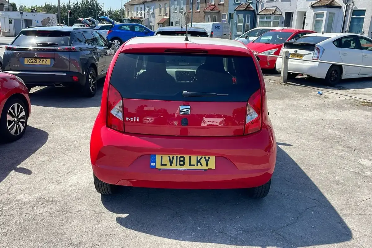 Used Seat Mii Design 60 HP (44 kW) 2018 Red Hatchback