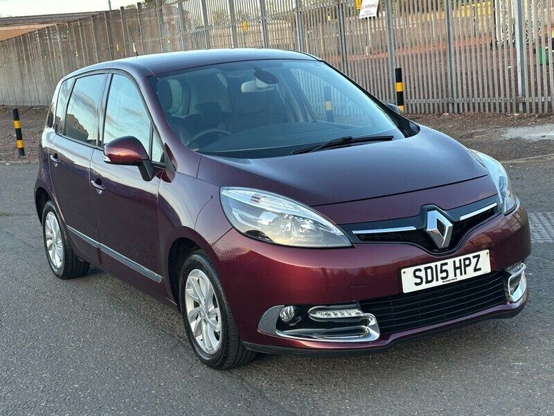 Red Used 2015 Renault Scénic III Dynamique MPV | £4,795 (Fair price) - Image 1/4