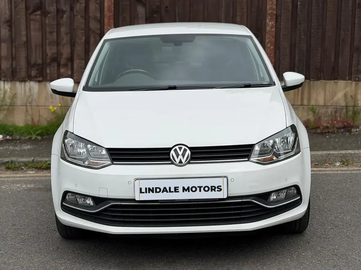 Used VW Polo Edition 60 HP (44 kW) 2017 White Hatchback