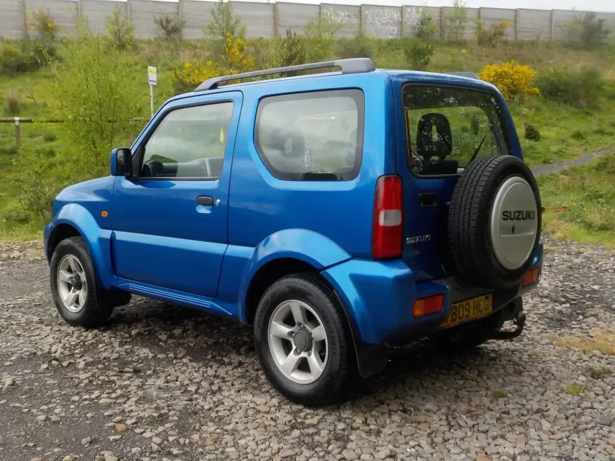 Usado Suzuki Jimny 85 CV (62 kW) 2009 Azul SUV
