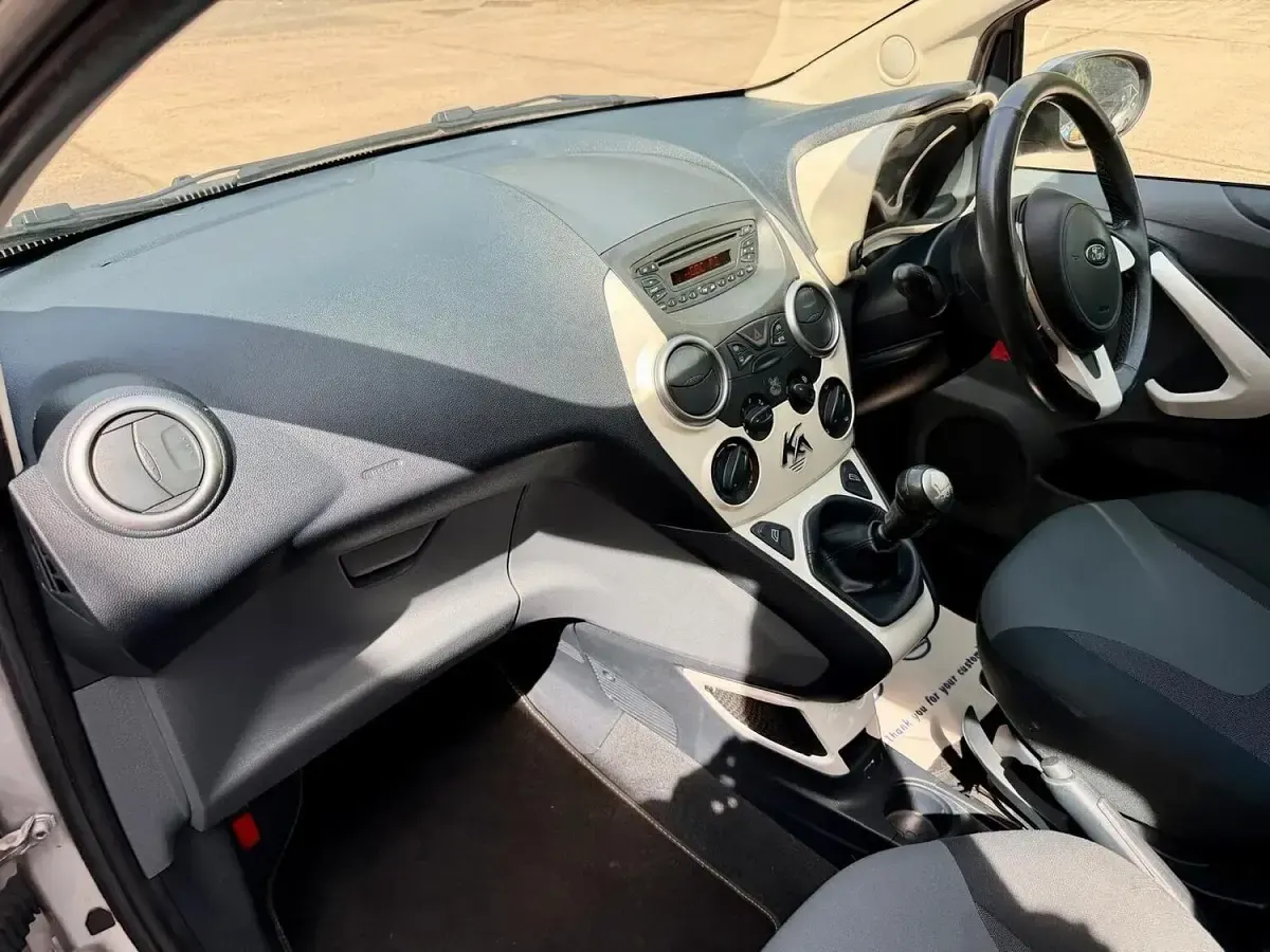Used Ford Ka Zetec 69 HP (50 kW) 2013 Silver Hatchback